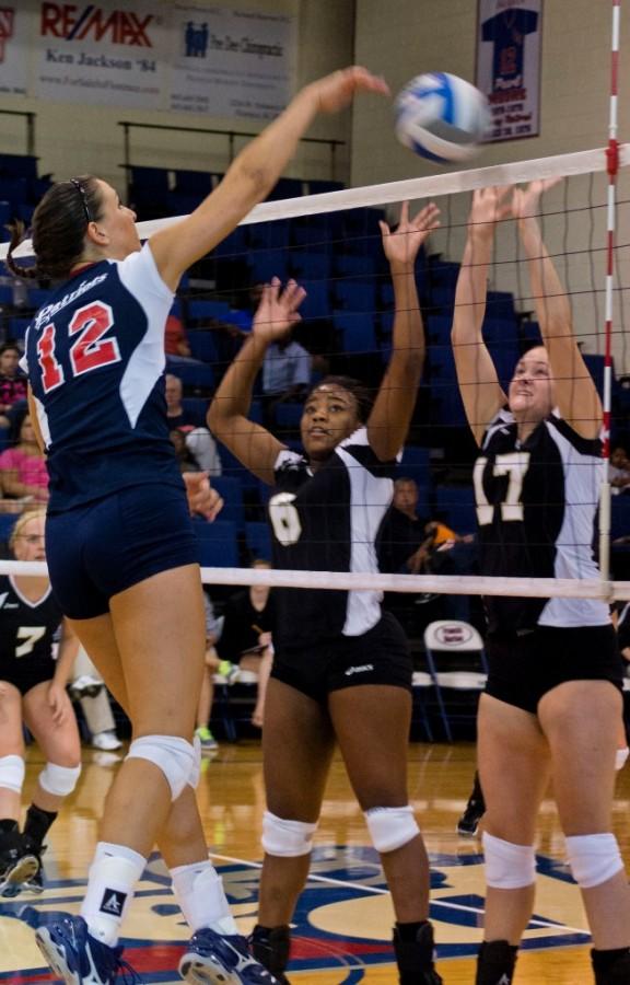 FMU sweeps UNCP in PBC volleyball opener