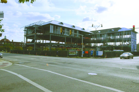 The health science facility is scheduled to begin housing classes for the fall semester of 2016. Construction is on schedule and is ex- pected to be finished on-time. The facility is located downtown Florence at the corner of Evans Street and Irby Street.