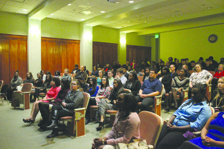 tudents, faculty and parents attend the “Leadership FMU” recognition ceremony. Freshmen who completed the leadership series received a pin and a certi cate during the ceremony.