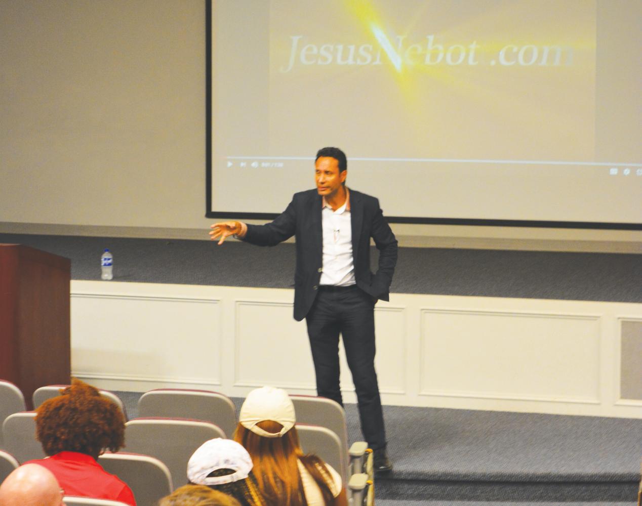 Guest speaker Jesús Nebot shares his knowledge and firsthand experiences with immigration.