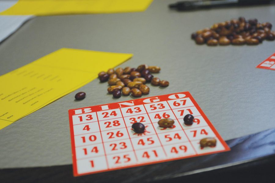 Students+play+Spanish+Bingo+at+the+Cauthen+Caf%C3%A9.+
