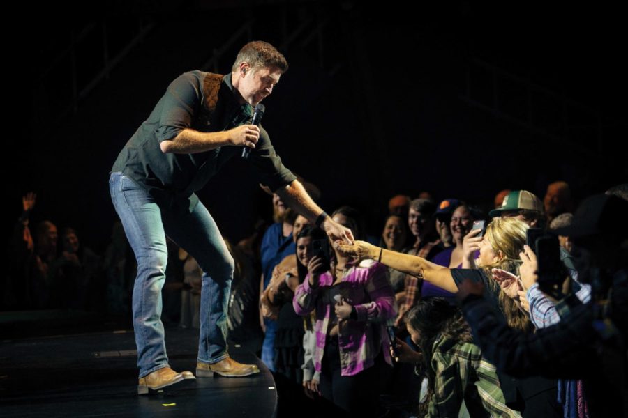 Former FMU student and Pamplico native, country music star Josh Turner returns to Florence to perform at the PAC.